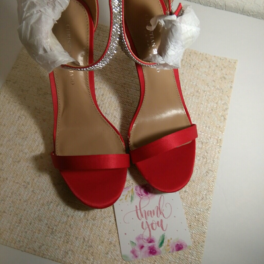 Red Beatiful Heels - Picture 3 of 8